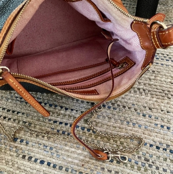 DOONEY & BOURKE Large Pebbled Leather Crossbody Bag w/ Gold Chain Strap Blue Tan - Picture 11 of 12